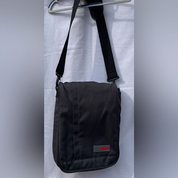 NWOT. STM IPad case. Grey in color. - Picture 1 of 7